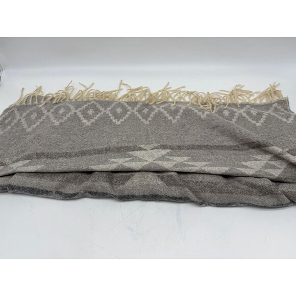 NWT Jean Marie Nordic Print Shawl Scarf One Size Beige Fringe Hem Cozy Travel - Picture 6 of 6